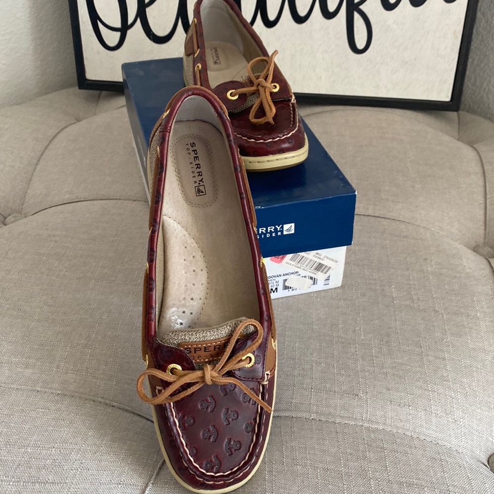 Brand new Sperrys never been worn, women’s size 9